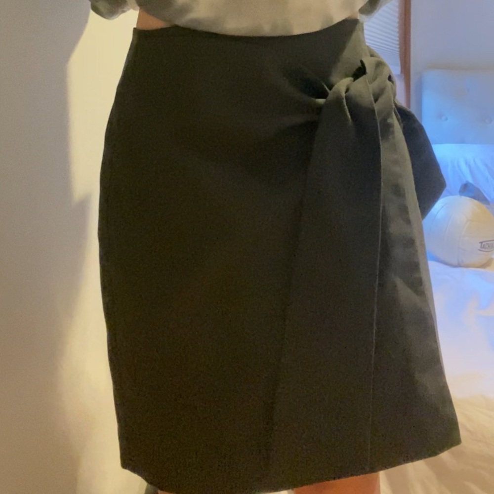 loft tie skirt - Picture 1 of 3